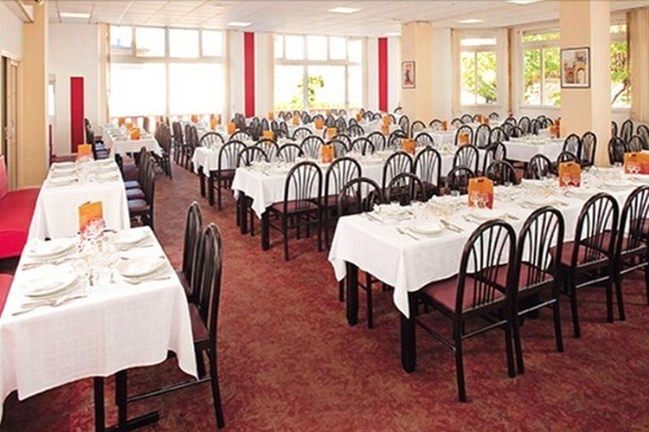 Hotel De Lisieux Lourdes Bagian luar foto