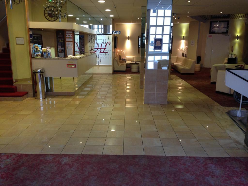 Hotel De Lisieux Lourdes Bagian luar foto