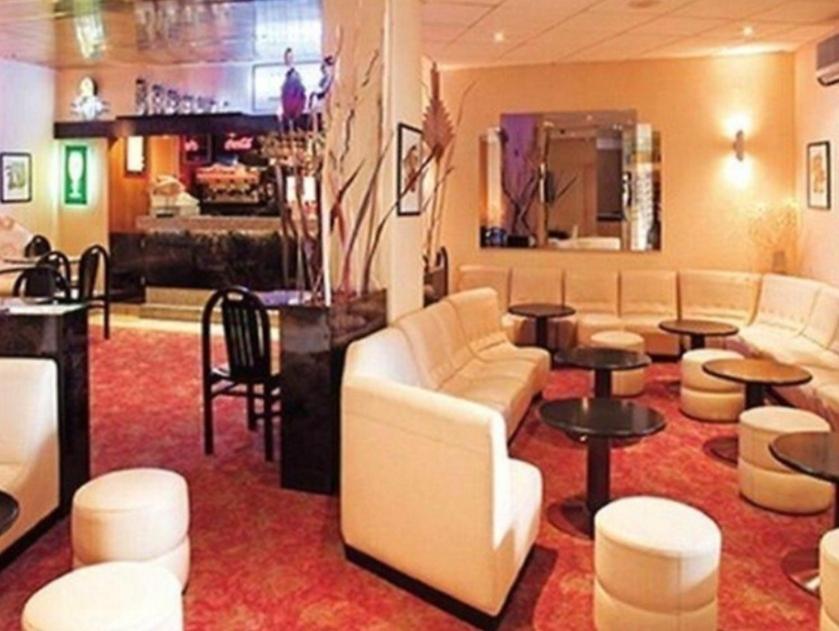 Hotel De Lisieux Lourdes Bagian luar foto