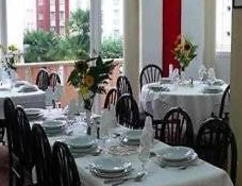 Hotel De Lisieux Lourdes Bagian luar foto