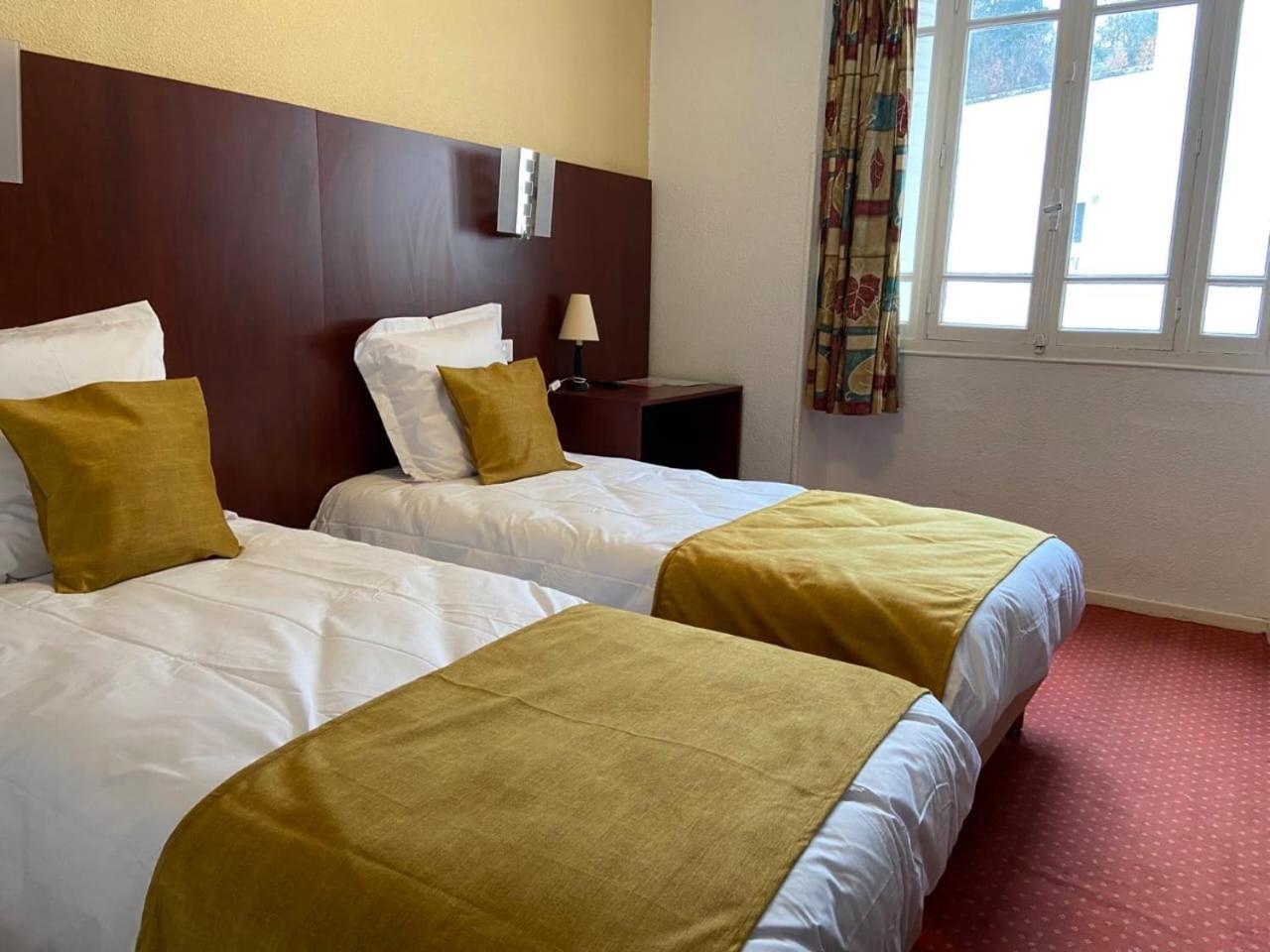 Hotel De Lisieux Lourdes Bagian luar foto