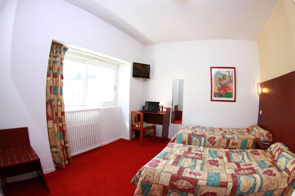 Hotel De Lisieux Lourdes Bagian luar foto