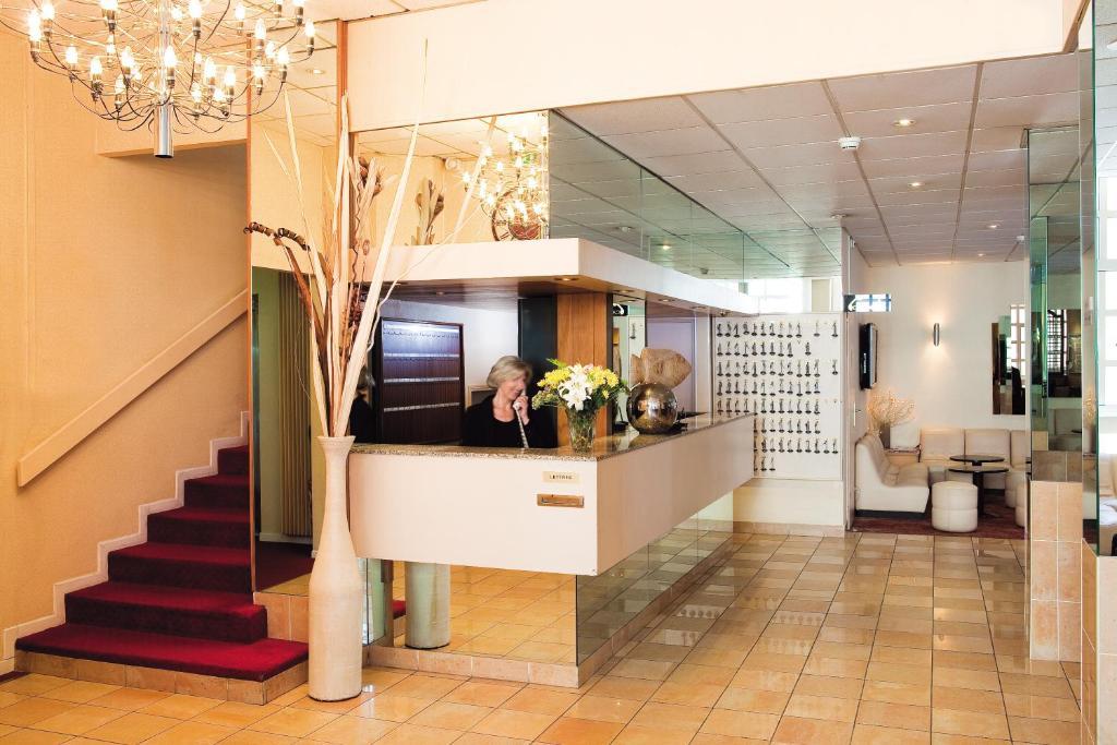 Hotel De Lisieux Lourdes Bagian luar foto