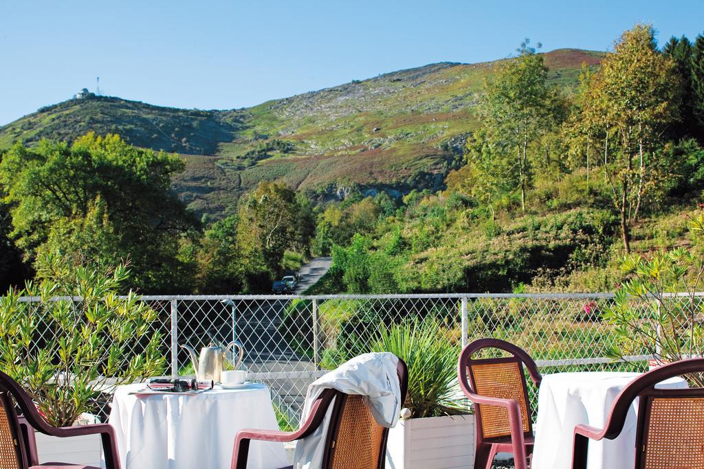 Hotel De Lisieux Lourdes Bagian luar foto